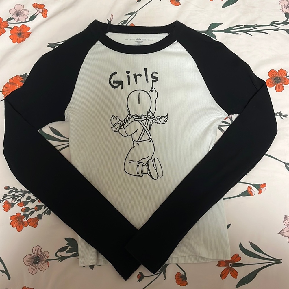 brandy melville girls graphic long sleeve 🐧